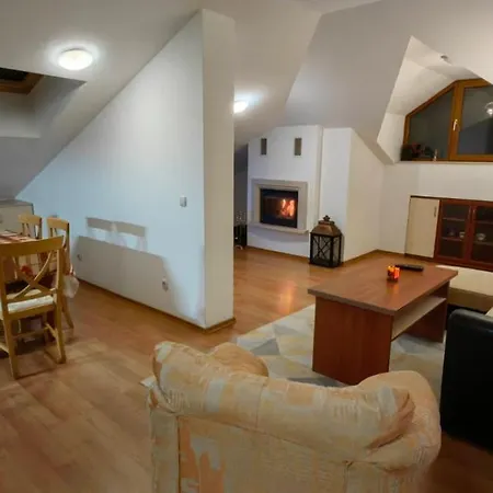 Апартамент Two Bedroom Flat In Magernitsa